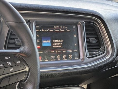 Used 2016 Dodge Challenger R/T image 21