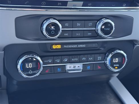 Used 2022 Ford F250 Lariat w/ Lariat Ultimate Package image 40