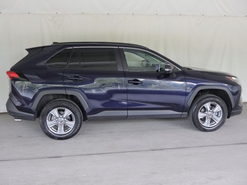 Used 2025 Toyota RAV4 XLE w/ Convenience Package AWD/4WD image 6