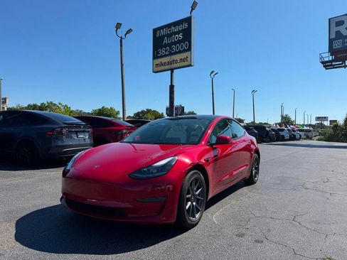 Used 2023 Tesla Model 3 Standard Range RWD image 1