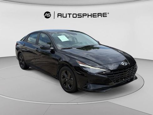 Used 2022 Hyundai Elantra SEL FWD image 12