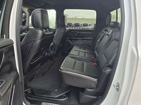 Used 2022 RAM 1500 Limited w/ Body-Colour Bumper Group image 10