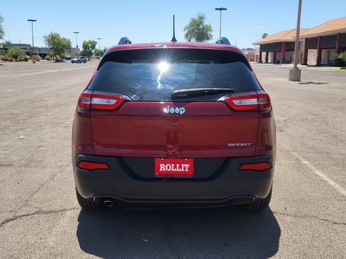 Used 2016 Jeep Cherokee Sport FWD image 8