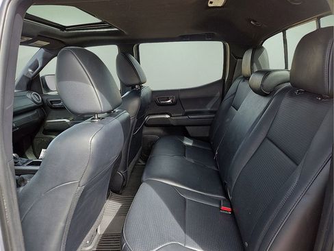 Used 2021 Toyota Tacoma Limited image 20