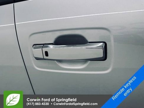 Used 2020 Nissan Titan SL w/ Moonroof Package image 8