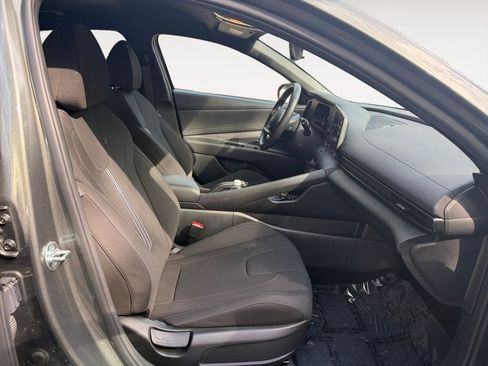 Certified 2025 Hyundai Elantra Sport FWD image 24