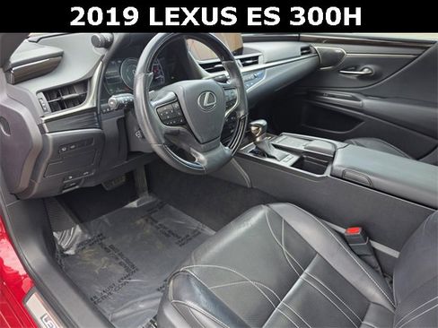 Used 2019 Lexus ES 300h w/ Accessory Package 2 image 23