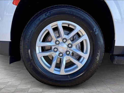 Used 2024 Chevrolet Suburban LT image 22