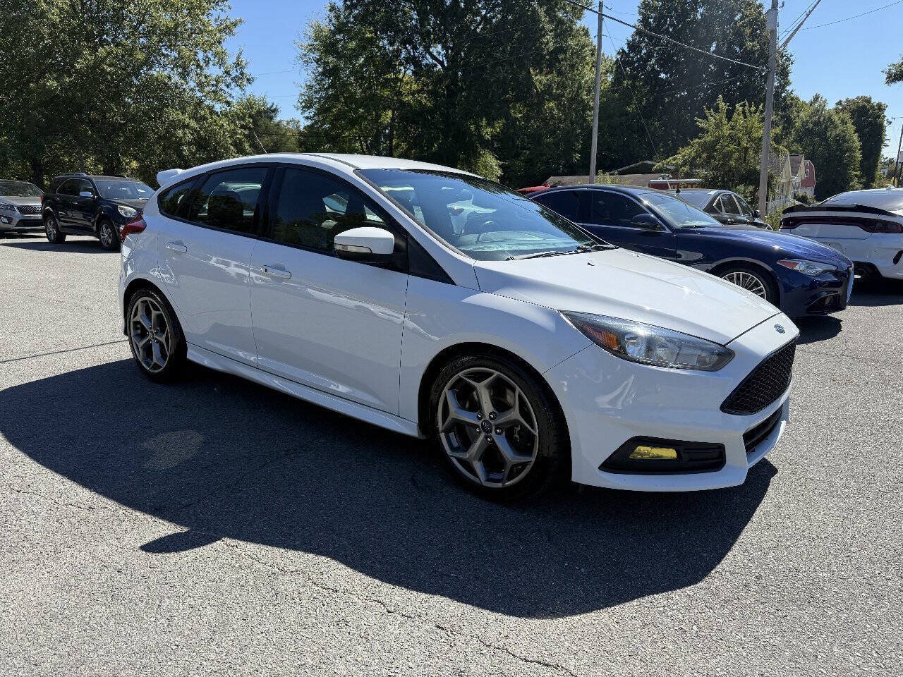 Used 2017 Ford Focus ST FWD image 4