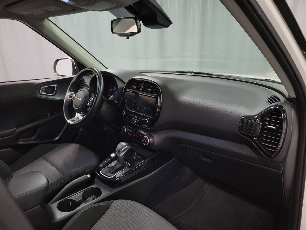 Used 2022 Kia Soul EX FWD image 28