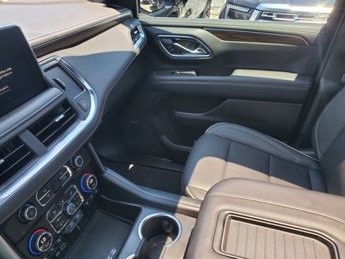 Used 2023 Chevrolet Tahoe Premier AWD/4WD image 28