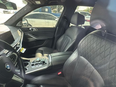 Used 2023 BMW X7 xDrive40i AWD/4WD image 18