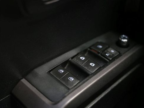 Used 2017 Toyota Tacoma TRD Off-Road AWD/4WD image 42
