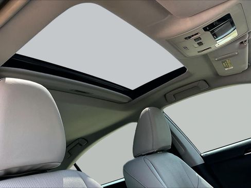 Used 2018 Lexus ES 350 w/ Luxury Package w/Wood Trim FWD image 13