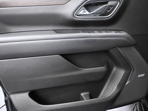 Used 2023 Chevrolet Tahoe LT w/ LT Signature Package image 12