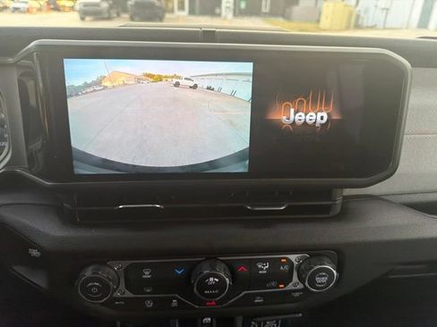 Used 2025 Jeep Wrangler Unlimited Sport AWD/4WD image 30