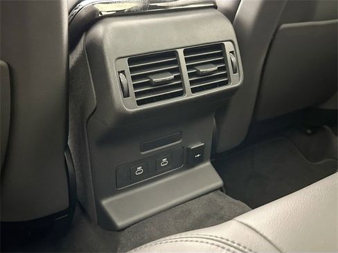 Used 2026 Land Rover Range Rover Velar Dynamic SE image 23