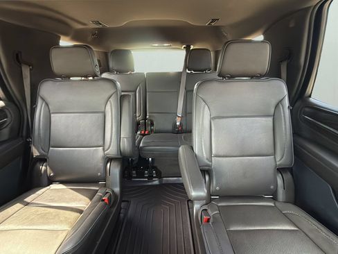 Used 2021 GMC Yukon Denali w/ Denali Premium Package AWD/4WD image 25