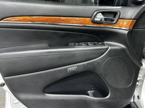 Used 2012 Jeep Grand Cherokee Overland AWD/4WD image 10