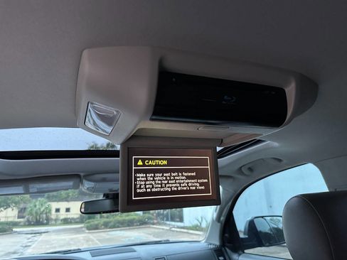 Used 2019 Toyota Sequoia Platinum image 19