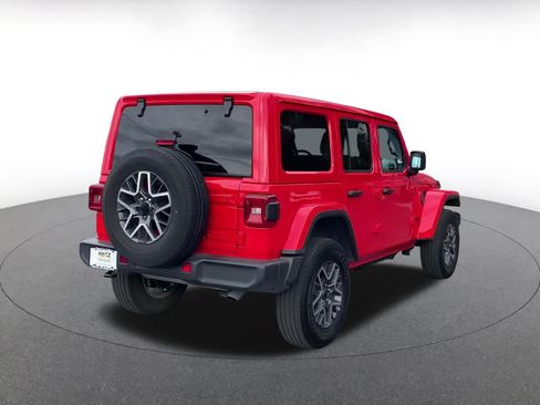 Used 2025 Jeep Wrangler Sahara image 14