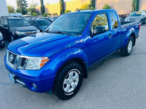 Used 2012 Nissan Frontier SV w/ SV Premium Utility Pkg image 1