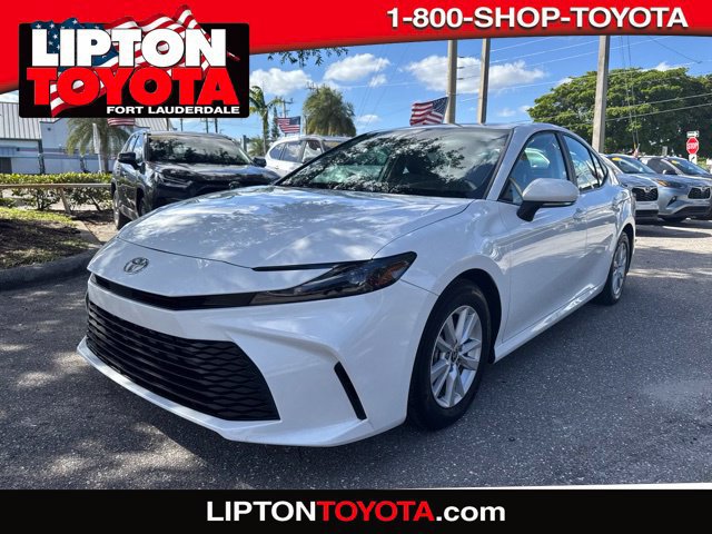 Used 2025 Toyota Camry LE w/ Convenience Package FWD image 1