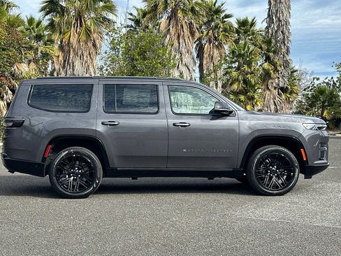 New 2026 Jeep Grand Wagoneer Limited AWD/4WD image 2