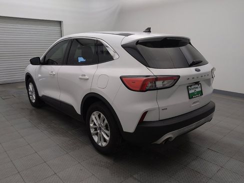 Used 2021 Ford Escape SE image 5