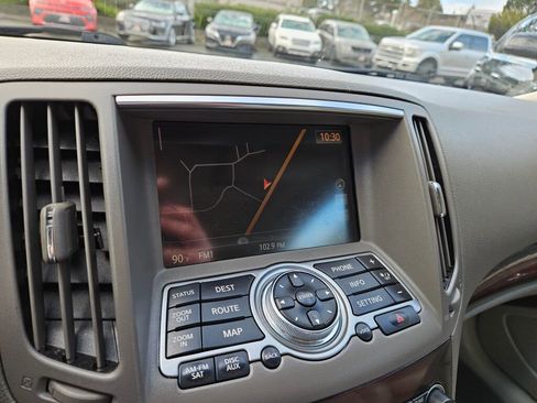 Used 2011 INFINITI G37 Journey w/ Premium Pkg image 4