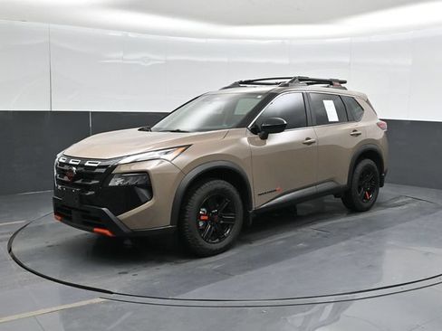 Used 2026 Nissan Rogue SV AWD/4WD image 9