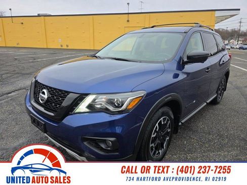 Used 2019 Nissan Pathfinder SL image 1