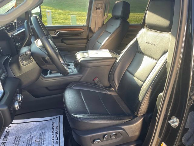 Used 2024 GMC Sierra 2500 Denali w/ Denali Reserve Package AWD/4WD image 18