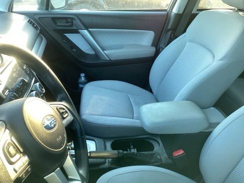 Used 2018 Subaru Forester 2.5i Premium w/ All-Weather Package AWD/4WD image 14