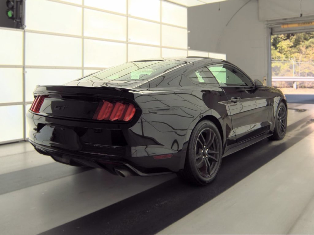 Used 2017 Ford Mustang GT RWD image 3