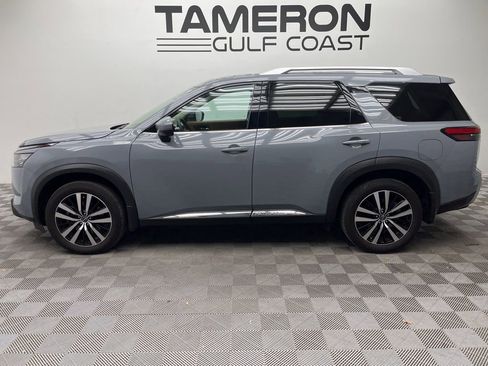 Used 2025 Nissan Pathfinder Platinum image 6