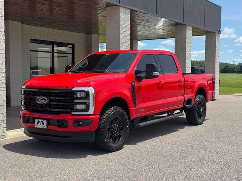Used 2024 Ford F250 Lariat w/ Lariat Ultimate Package AWD/4WD image 3