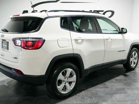 Used 2018 Jeep Compass Latitude w/ Popular Equipment Group AWD/4WD image 5