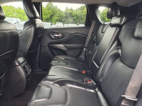 Used 2021 Jeep Cherokee Limited AWD/4WD image 28