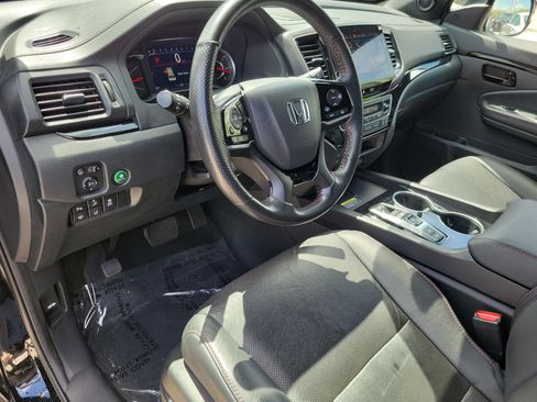 Certified 2024 Honda Passport Black Edition image 19