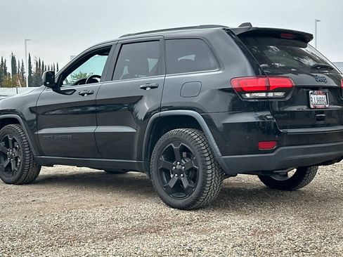 Used 2019 Jeep Grand Cherokee Laredo image 7