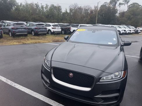 Used 2020 Jaguar F-PACE Premium image 1
