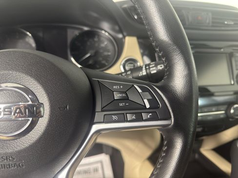 Used 2020 Nissan Rogue SV AWD/4WD image 21