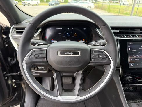 Certified 2023 Jeep Grand Cherokee L Laredo AWD/4WD image 14