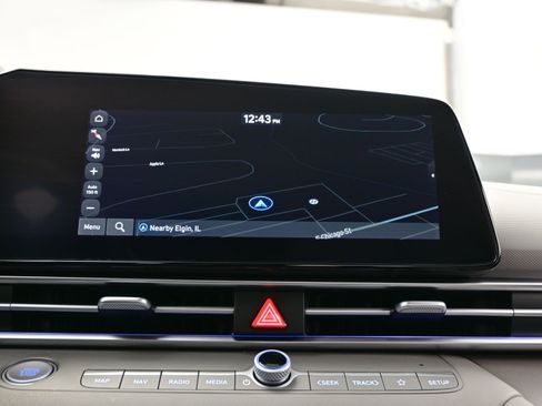 Certified 2025 Hyundai Elantra SEL image 19