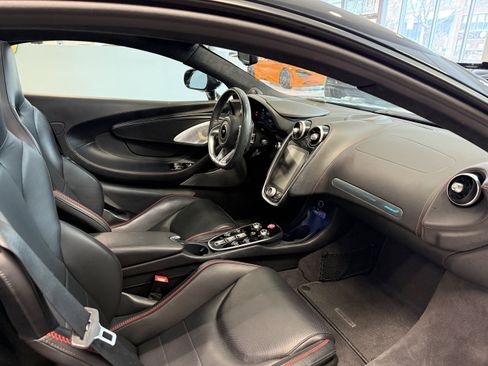 Used 2022 McLaren GT RWD image 10