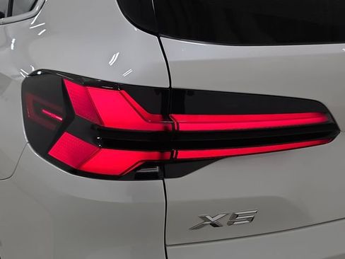 Certified 2024 BMW X5 xDrive40i w/ Premium Package AWD/4WD image 29