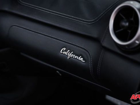 Used 2014 Ferrari California image 26