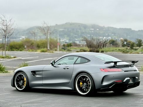 Used 2018 Mercedes-Benz AMG GT R image 16