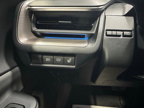 Used 2025 Toyota Prius XLE image 17